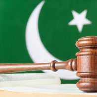 Condenan a tres alumnas por matar a una profesora a la que acusaron blasfemar en Pakistán