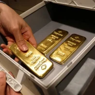 El oro alcanza un nuevo máximo histórico en 2.140,6 dólares la onza
