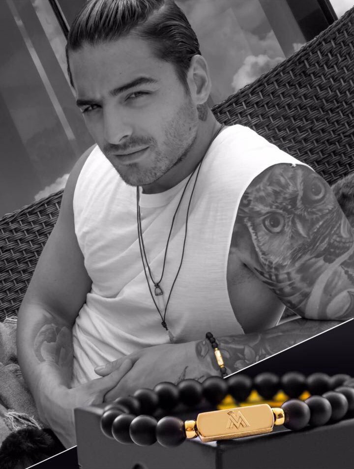 Piden 3 años de cárcel para acusados de estafar una web de pulseras de Maluma