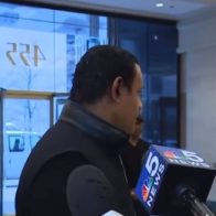 Sammy Sosa deja a reporteros parados en Chicago
