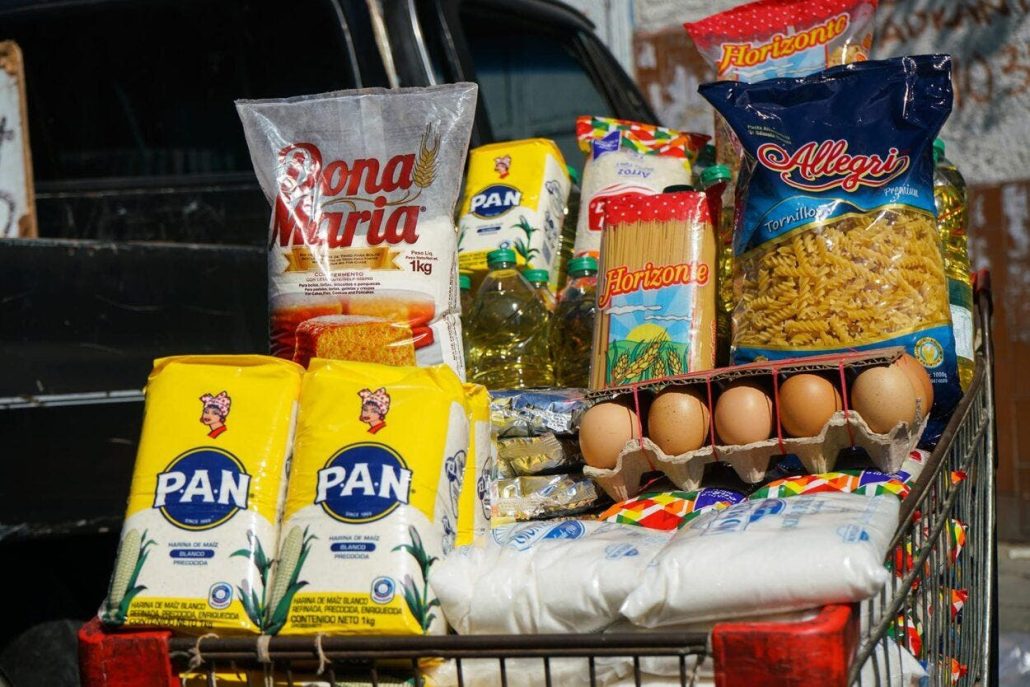 La canasta básica de alimentos para un hogar venezolano sube el 2.5% en un mes, según ONG