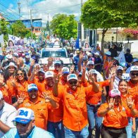 Movimiento Avanzada Generacional acompaña a la vicepresidenta del PRM durante caravana