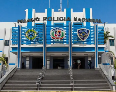 policial en La Romana