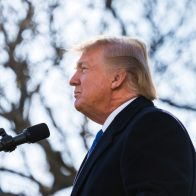 Trump expone hoy lunes su posición sobre el aborto