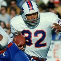El Salón de la Fama de NFL recuerda las "aportaciones en el terreno de juego" de Simpson