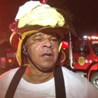 Incendio destruye dos locales comerciales y un taller de ebanistería en Santiago