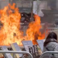Un hombre se prende fuego a las afueras del tribunal que juzga a Trump