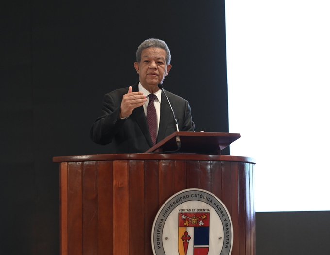 Leonel asegura que pese al otorgamiento del 4%, la educación no ha avanzado en RD