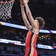 111-124:Booker destroza con 52 puntos a los Pelicans