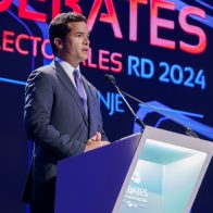 Omar promete tras debate: "Sentirán orgullo de su Senador"