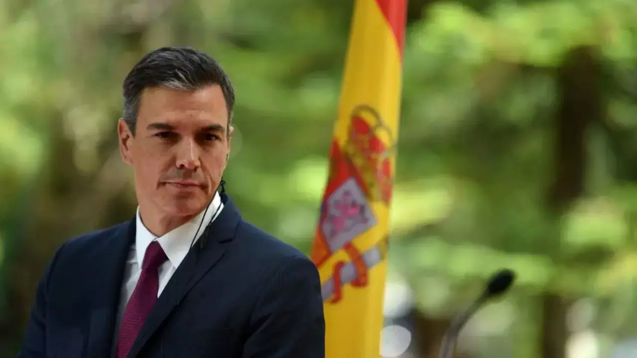 En medio de una ola de aliento socialista Pedro Sánchez ultima su decisión