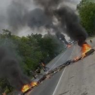 Ciudadanos protestan en demanda del arreglo de la carretera El Dajao-Chirino