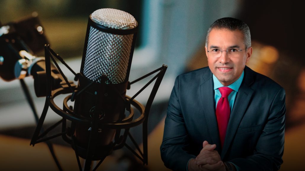 Celebrando el Día Nacional del Locutor: Una reflexión de Néstor Estévez sobre la Profesión