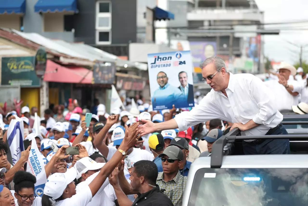 Luis Abinader y Guillermo Moreno encabezarán marcha caravana en el Distrito Nacional
