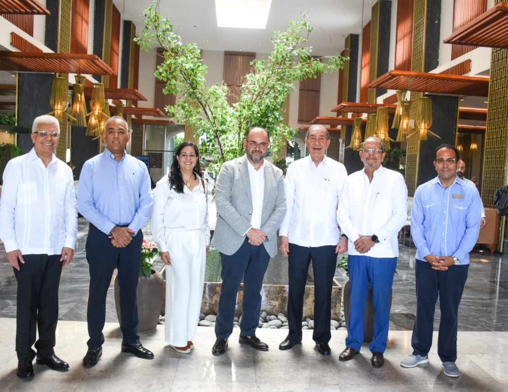 Programa Inglés para la empleabilidad beneficiará a más de 70 mil personas del sector turismo