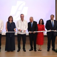Inauguran moderno complejo de salud en Santiago con una inversión de más de US$102 millones
