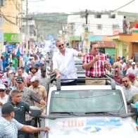 El candidato presidencial por el Partido Revolucionario Moderno (PRM), Luis Abinader, encabeza en estos momentos, una marcha caravana en Hato Mayor, junto a los candidatos a puestos congresuales de la provincia