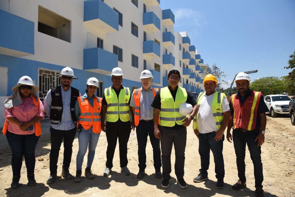 Fellito Suberví supervisa trabajos de transformación cañada Guajimía en SDO