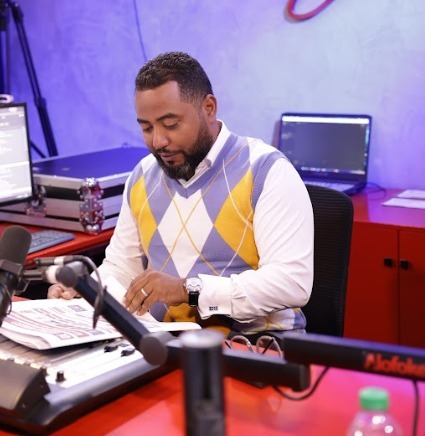 De Último Minuto lanza su versión impresa y recibe elogios de "Esto no es Radio"