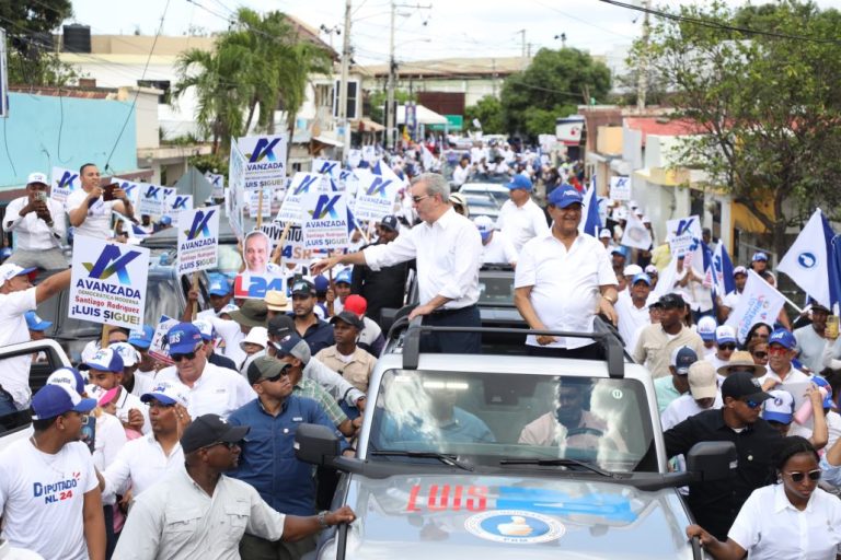 Abinader continúa recorrido por la Línea Noroeste junto a los candidatos congresuales del PRM y aliados 7 | Noticias de hoy en República Dominicana WhatsApp Image 2024 04 20 at 3.25.59 PM | Noticias de hoy en De Último Minuto