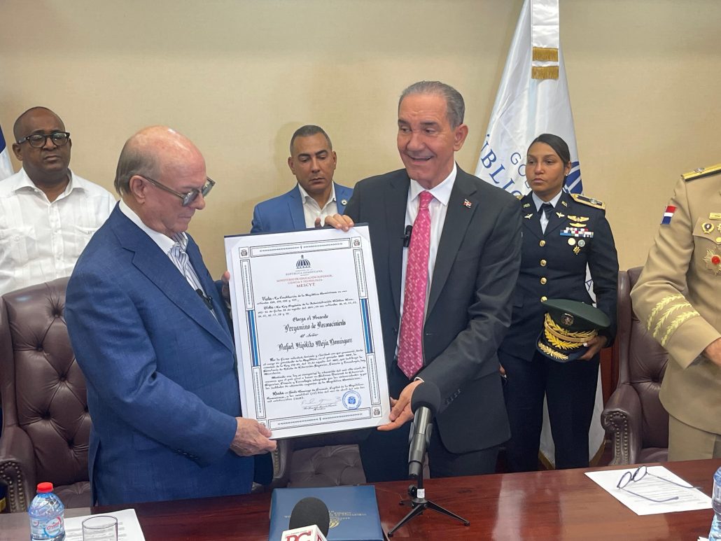 Reconocen al expresidente Hipólito Mejía por su contribución a la Educación Superior