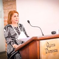 Luisa Pérez Viñas presenta su nueva obra "Asomándome a la Vida"