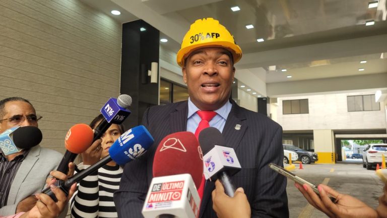 Legisladores llaman a sindicalistas a firmar acuerdo que garantice aumento salarial
