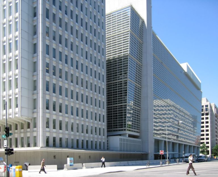 Banco Mundial pinta cuadro oscuro para la economía de la región AL y Caribe