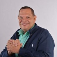 Carlos Guzmán renuncia del partido Fuerza del Pueblo