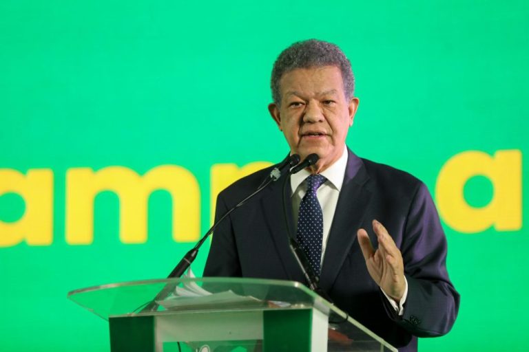 Leonel: El país vive dos desgracias, precios altos y bajo crecimiento, por mal manejo de Abinader