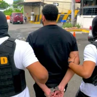 Apresan en Santiago hombre vinculado a decomiso de 17 paquetes de marihuana en el AILA