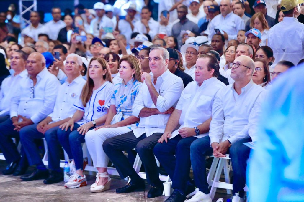 Frentes Sectoriales del PRM Abarrotan el Teo Cruz y sus Alrededores