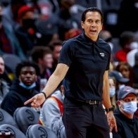 Heat-Bulls y Pelicans-Kings decidirán los dos últimos billetes para el 'playoff' de la NBA