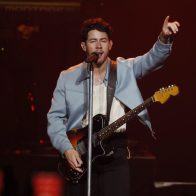 Jonas Brothers, la banda que marcó a toda una generación, arrasa en Bogotá