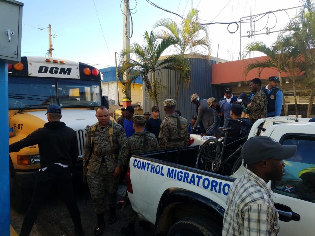 un 9.6% de la población apoya la deportación de indocumentados 