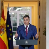 Parlamento español presiona a Sánchez para que dimita por escándalos de corrupción