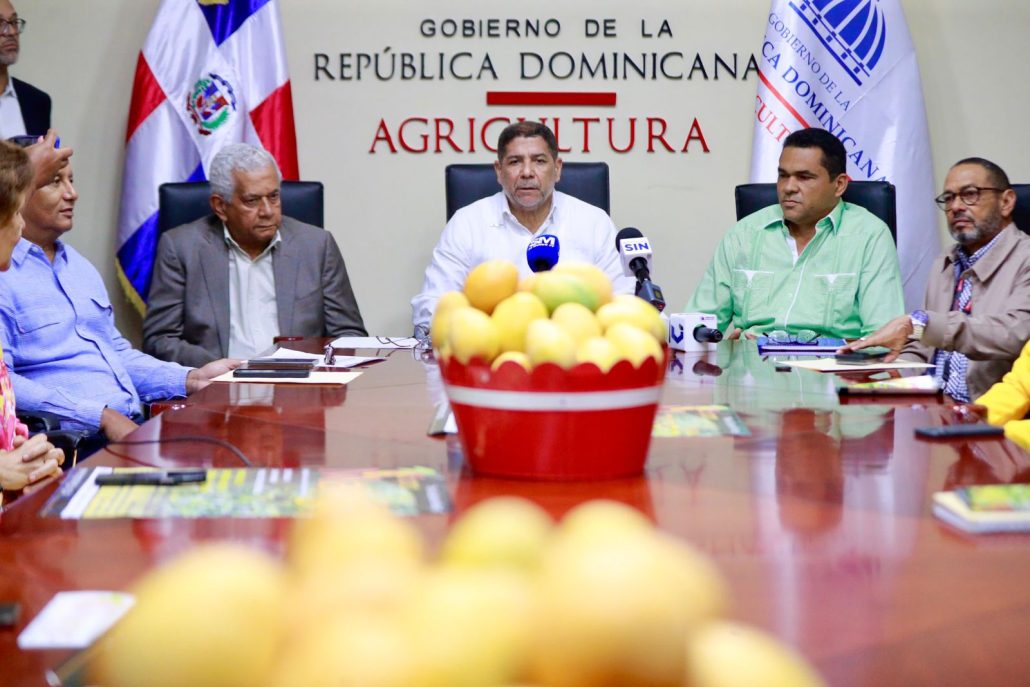 Al menos 5 mil tareas de tierra y 64 productores afectados por las lluvias, según Limber Cruz
