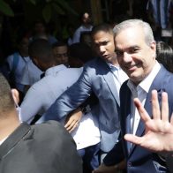 Abinader subraya la "paz" y "tranquilidad" de los comicios