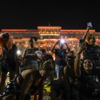 Miles de admiradores de Madonna se toman Río de Janeiro para su histórico concierto