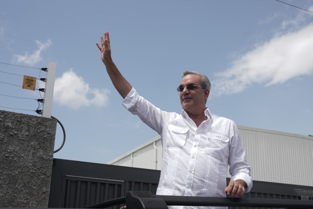 Más de la mitad de los dominicanos cree que Abinader no ha cumplido sus promesas de campaña