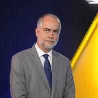 Extirpan un melanoma maligno al superintendente de Bancos, Alejandro Fernández 