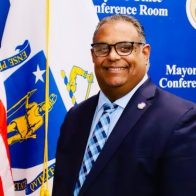Don Santi anuncia su cargo como jefe de gabinete en Lawrence, Massachusetts