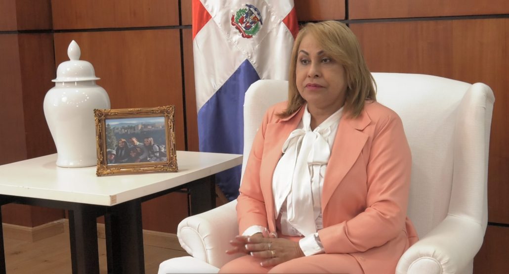 Madre política: Conozca la historia de la diputada Ana María, entre legislar y sus responsabilidades del hogar 