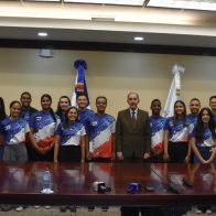 Titular del MESCYT recibe al equipo de Apolo 27 por acceder al pódium de premios Overall
