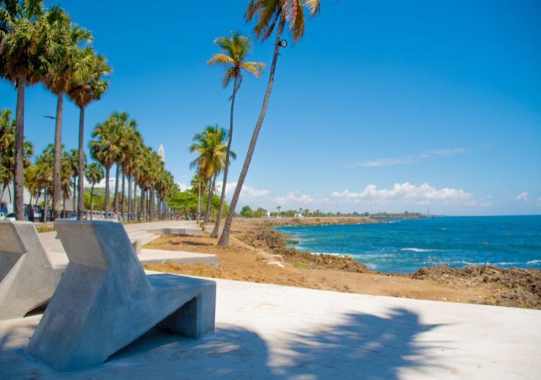 Martes caluroso con escasas lluvias para ir a la playa