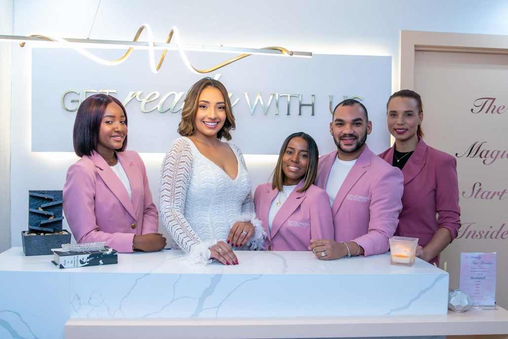 Laura Marie Guzmán inaugura “Get Ready With US”