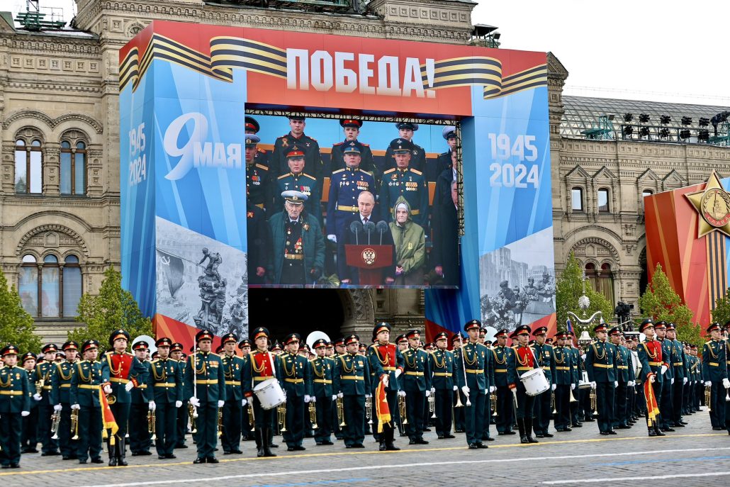Putin denuncia que "toda la comunidad occidental" trabaja para Ucrania