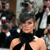 La Met Gala promete un extravagante "jardín" habitado por JLO, Bad Bunny y Zendaya