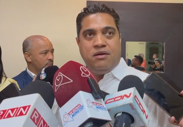 Alcalde Kelvin Cruz defiende a familia de diputada Pilarte