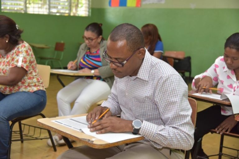 Postulantes al Concurso de Oposición Docente tienen hasta el 26 de mayo para inscribirse en el proceso